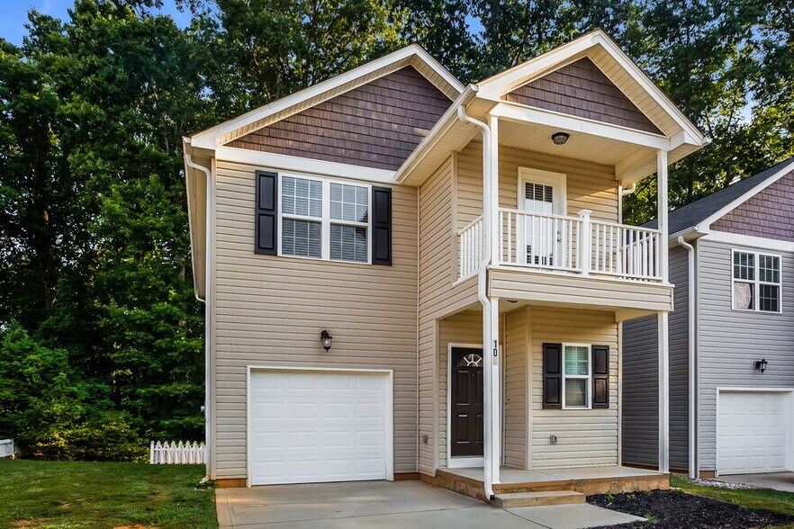 Building Photo - 109 Lookout Point Pl