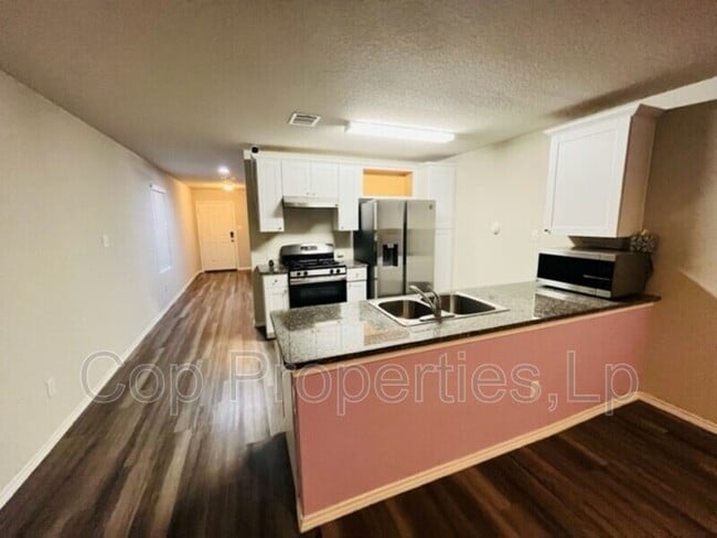 Building Photo - 4235 Mesa Cove