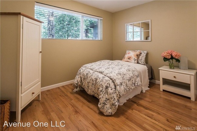 Building Photo - 4 br, 2 bath House - 14403 SE 40th Street