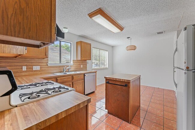 Building Photo - 2923 Norfolk Dr