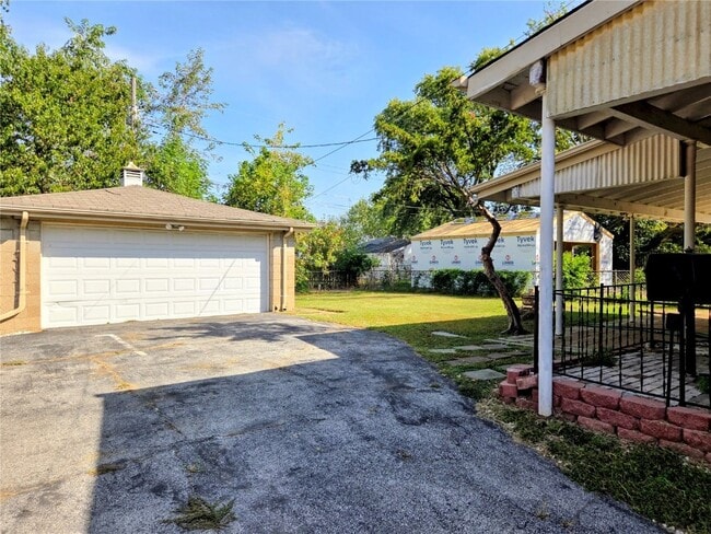 Building Photo - 9135 Harold Dr