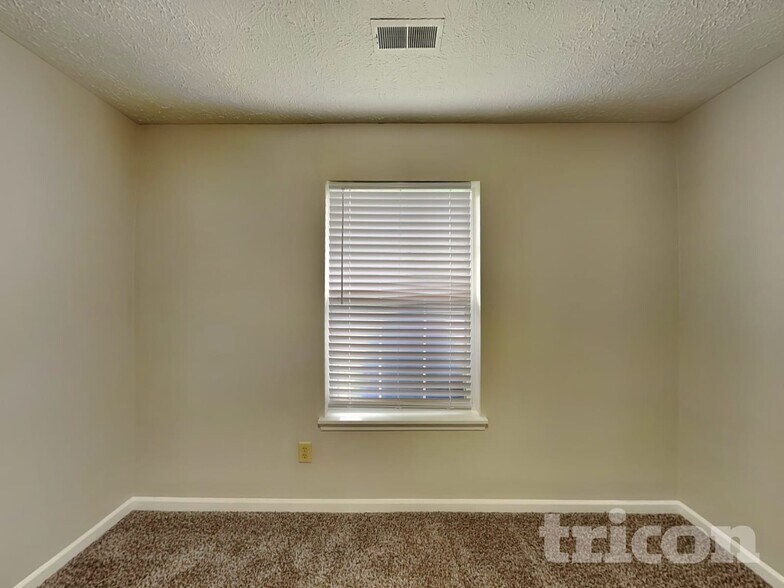 Building Photo - 12115 Mockernut Ct