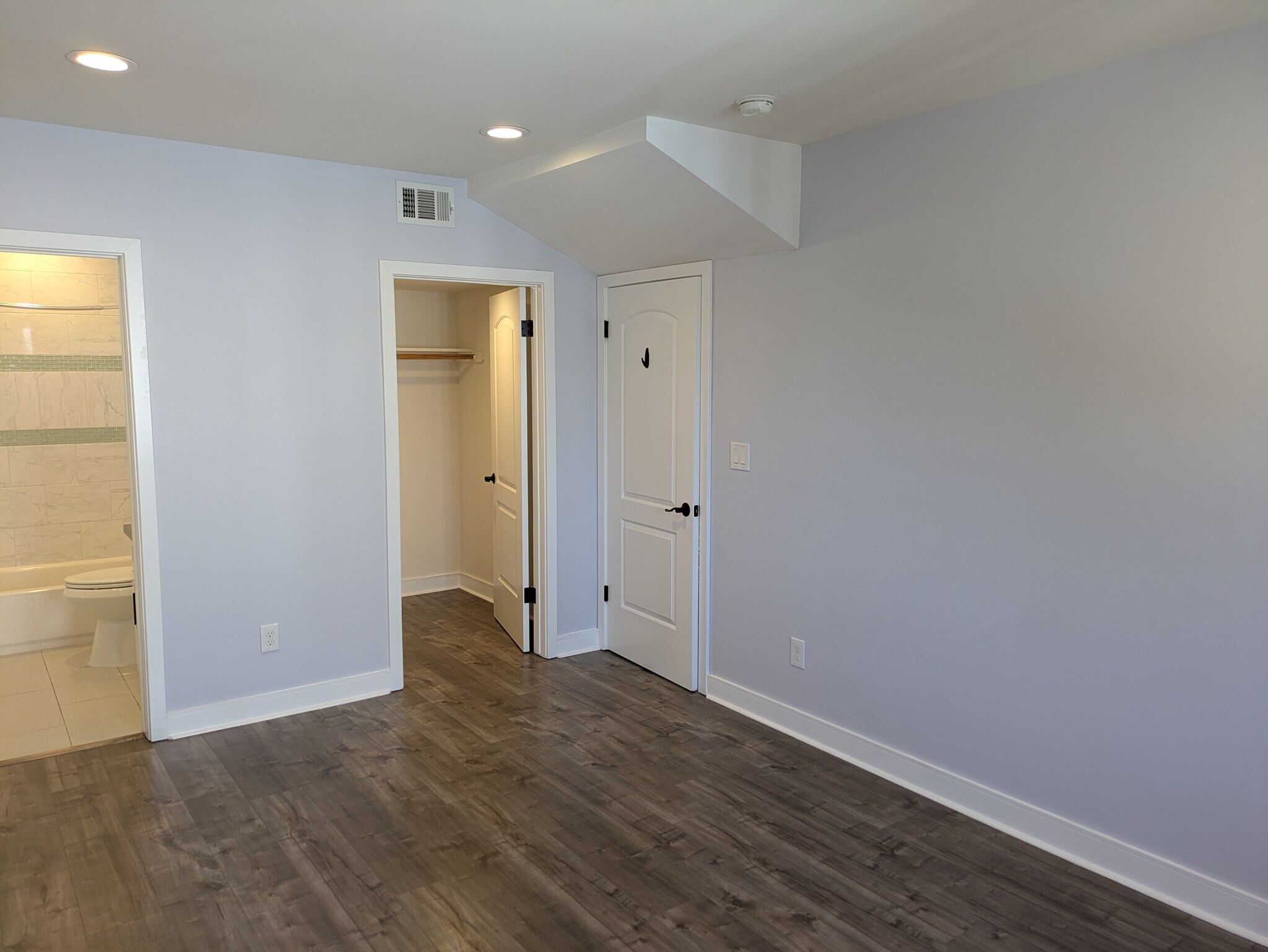 Building Photo - 2614 Chariton St