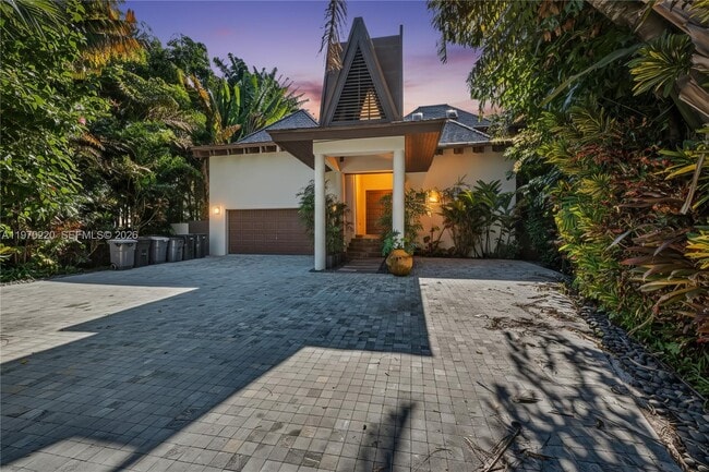 Building Photo - 14 W San Marino Dr