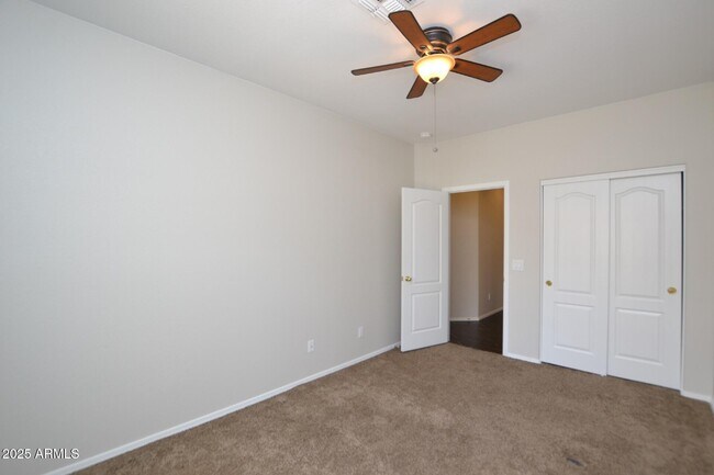 Building Photo - 4927 W Wahalla Ln