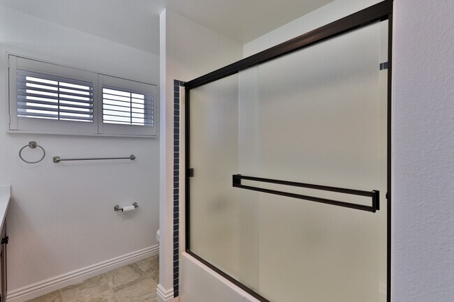 Building Photo - Spacious 3-Bedroom Scripps Ranch Home