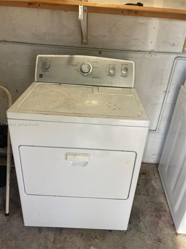 Building Photo - 3742 SW 29th St