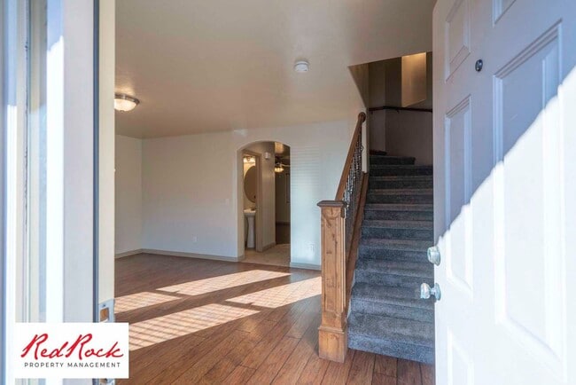 Building Photo - Beautiful 3 bedroom Cottage at Fossil Hill...