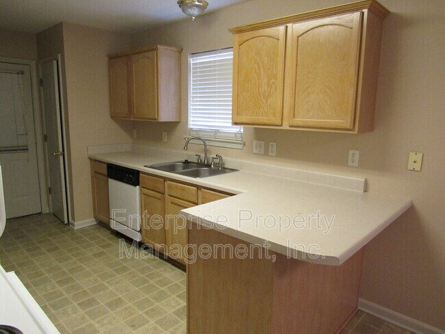 Building Photo - 9740 Riggin Dr