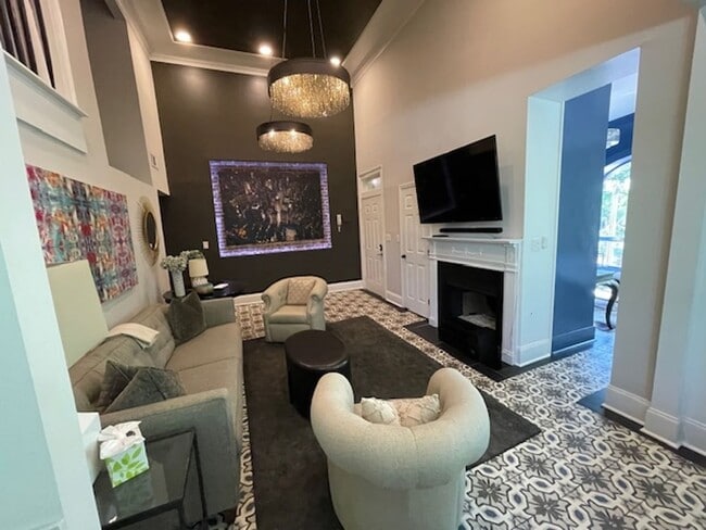 Building Photo - Stunning Furnished 3 Bedroom 3 Bath Condominium ON Piedmont Park!