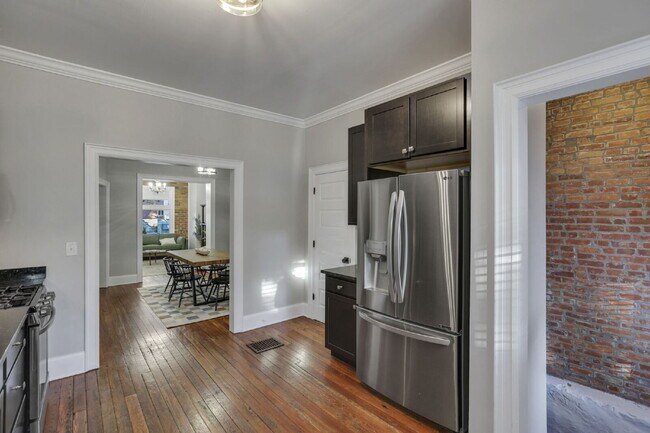 Building Photo - Stunning Restored 4BR Home Steps from Goodale Park & the Short North