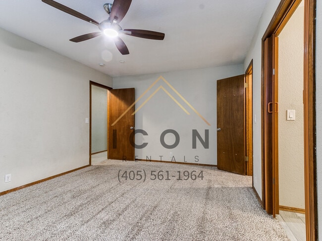 Building Photo - 8804 NW 92nd St