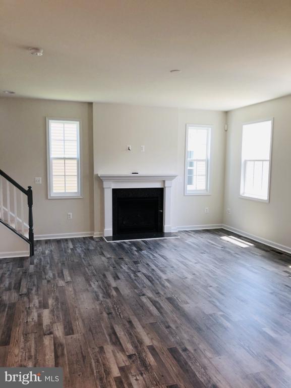 Building Photo - 336 Boxelder Dr