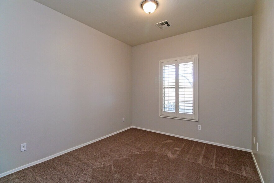 Building Photo - 1937 E Lusitano Loop