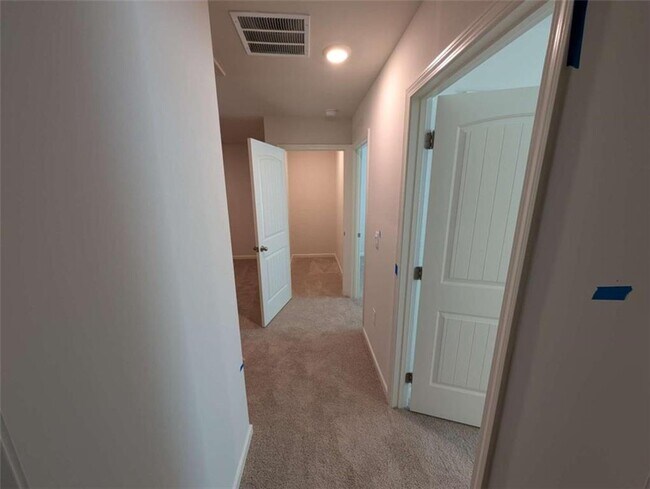 Building Photo - 2465 Poppy Ct