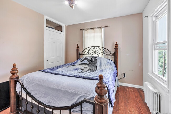 Building Photo - 18 Vose St