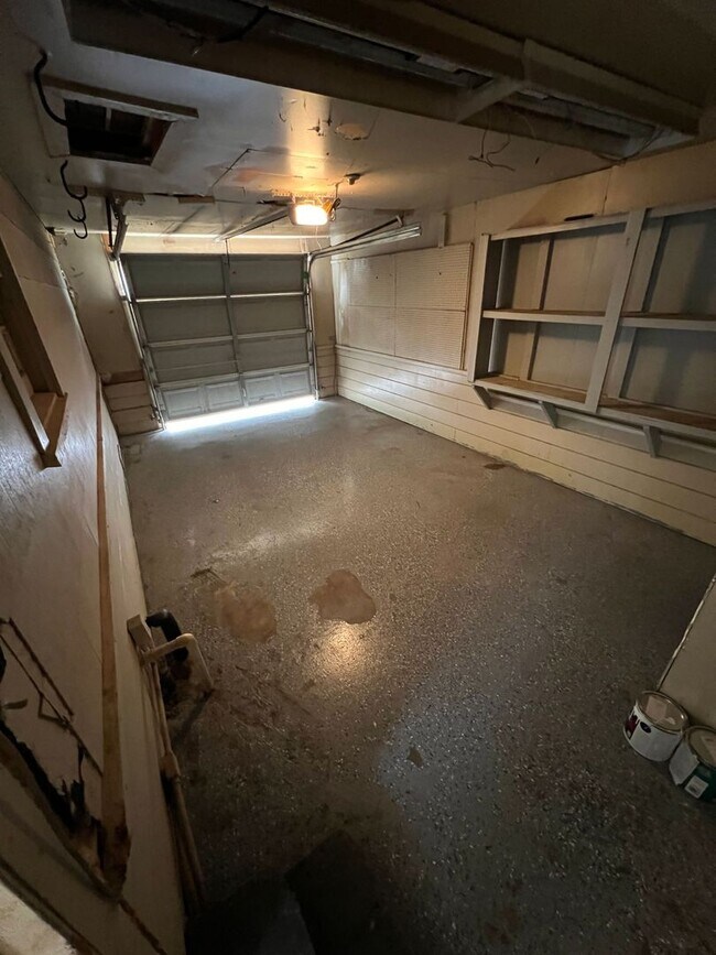 Building Photo - Pre Leasing for Fall 2026!!