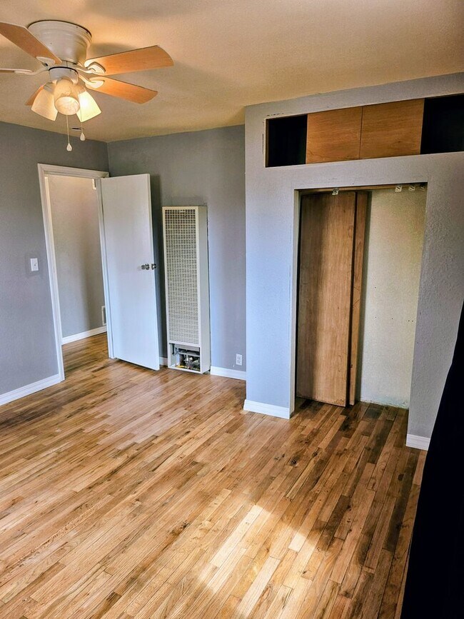 Building Photo - ALL PROSPECTIVE TENANTS MUST SUBMIT A $58 ...
