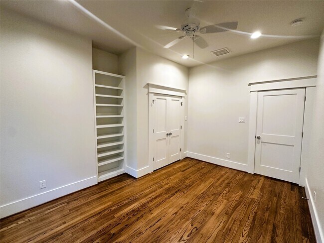 Building Photo - 540 Harvard St