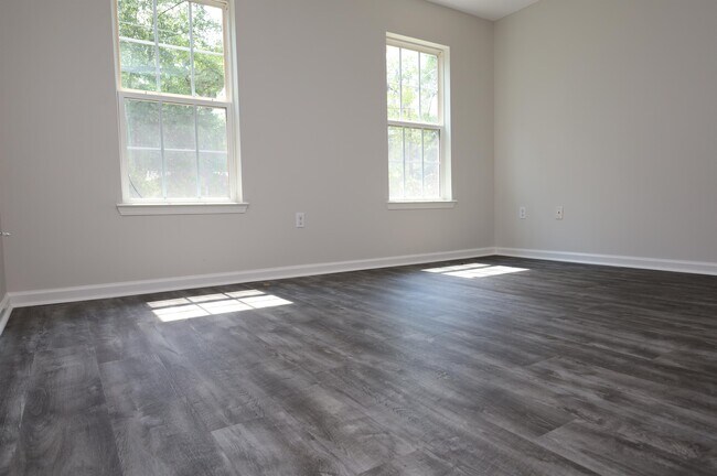 Building Photo - 407 Marette Ave