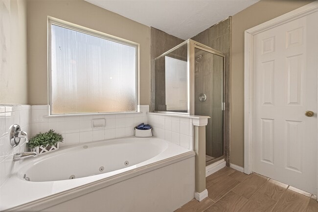 Building Photo - 17250 Cricketbriar Ct