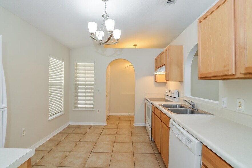 Building Photo - 4870 Preserve Blvd