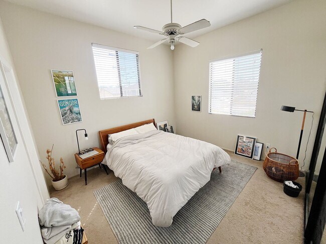Building Photo - Beautiful Upscale Private Two Bed, Two Bat...