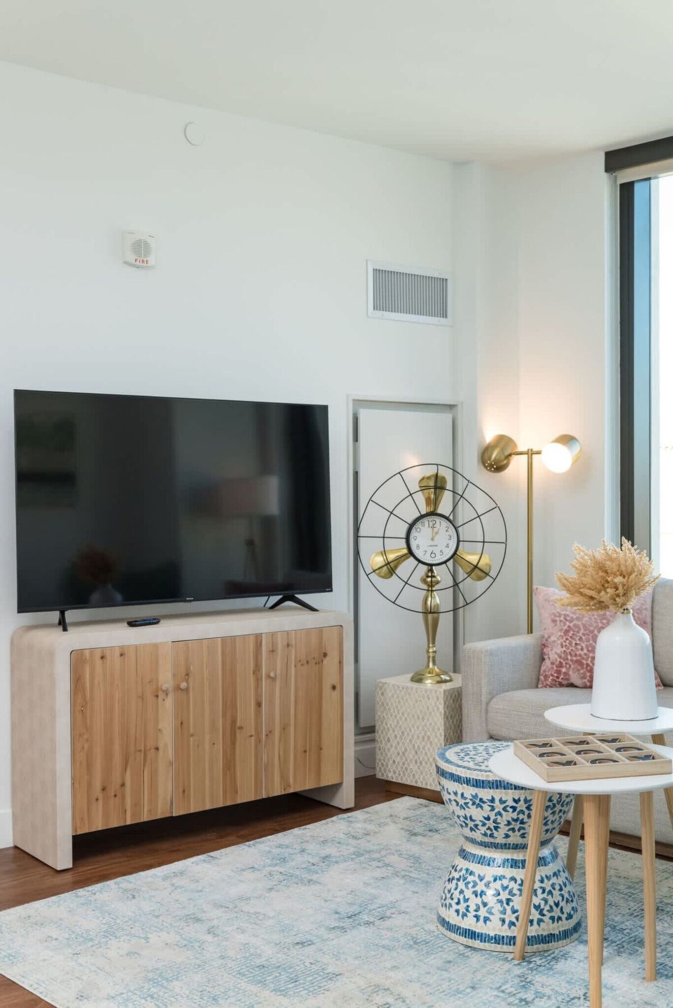 Building Photo - 101 Main St