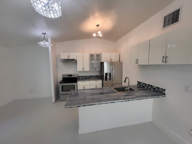 Building Photo - 10345 SW 209th Ln