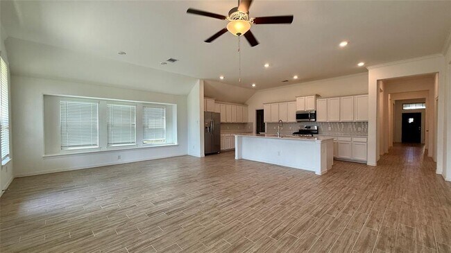 Building Photo - 13018 Hydeland Dr