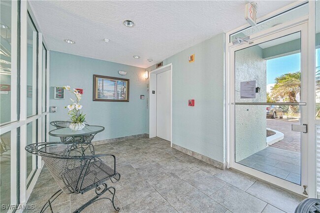 Building Photo - 22748 Island Pines Way