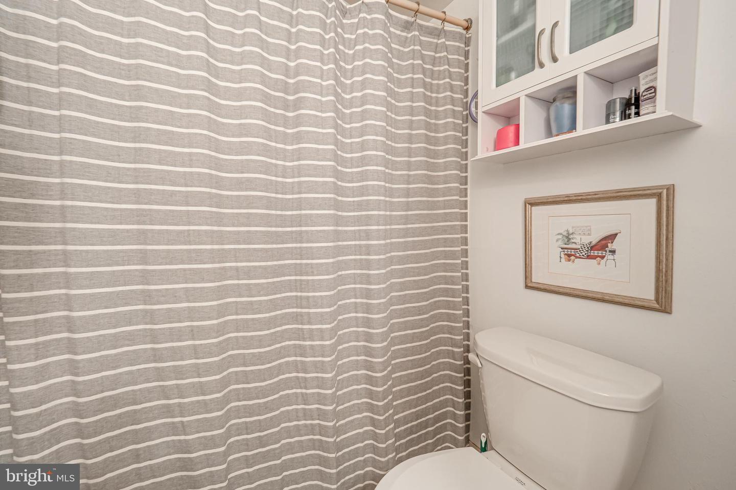 Building Photo - 1906 Valley Dr