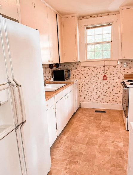 Building Photo - 527 S Edisto Dr