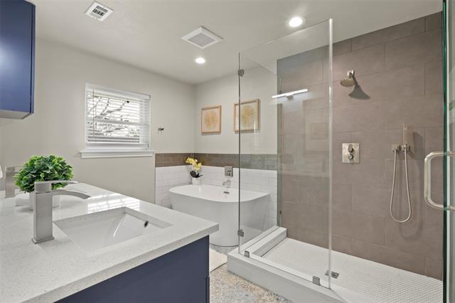 Building Photo - 6350 Glennox Ln