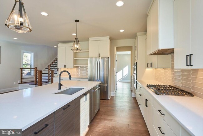 Building Photo - 6845 Churchill Rd