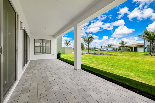Building Photo - 9451 Riverside Pk Dr