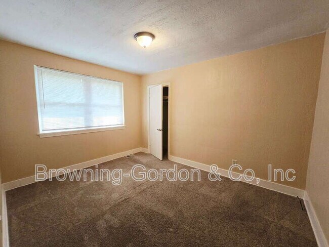 Building Photo - 3193 Parthenon Ave