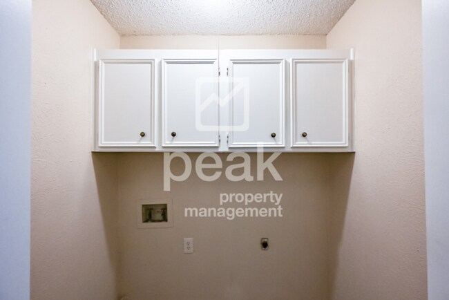 Building Photo - $1,549! 2/Bed1.5Bath duplex in Arlington! ...