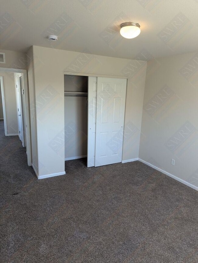 Building Photo - 4 Bedroom 2.5 Bath Townhome, Coming Soon!