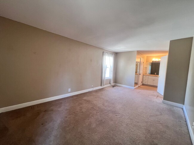 Building Photo - BRIGHT & SPACIOUS 3BD/2BA TOWNHOME IN PLEASANTON CA!!!