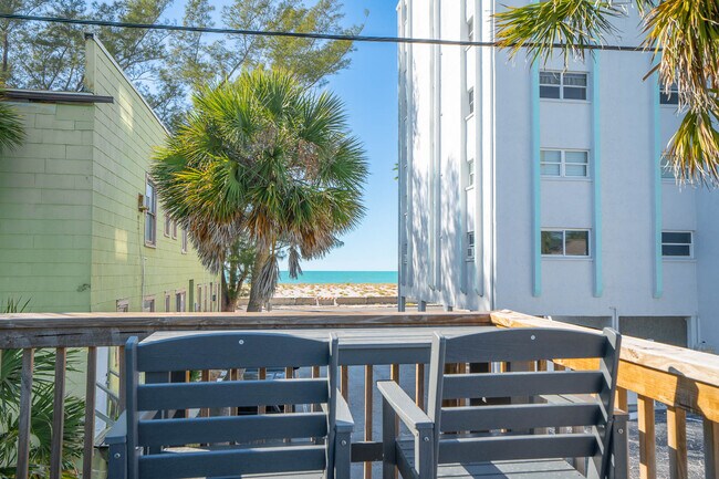 Building Photo - 113 4th Ave