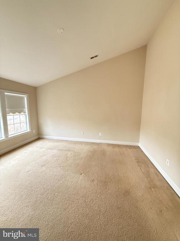 Building Photo - 3680 Chippendale Cir