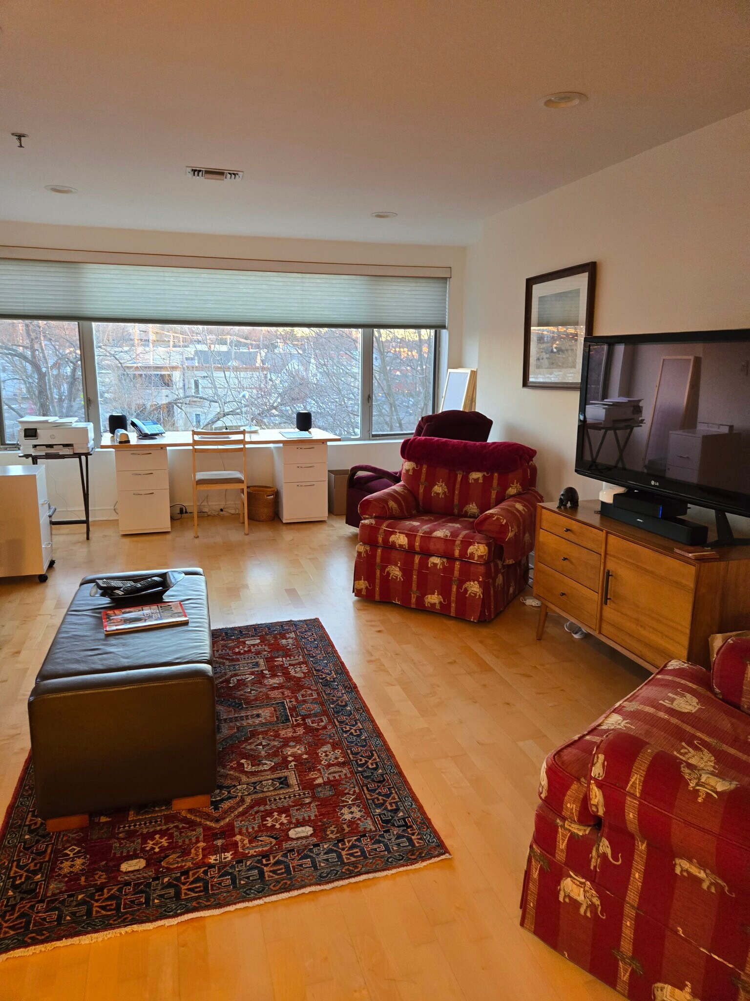 Building Photo - 193 Oak St