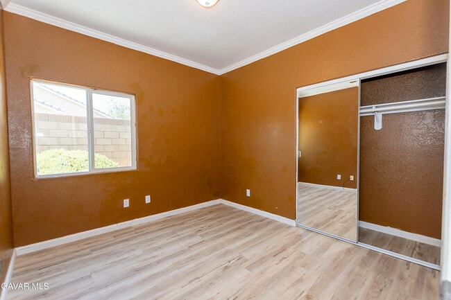 Building Photo - 43963 Glenraven Rd