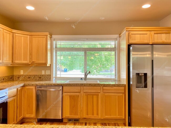 Building Photo - 3-Bedroom Home with RV Parking