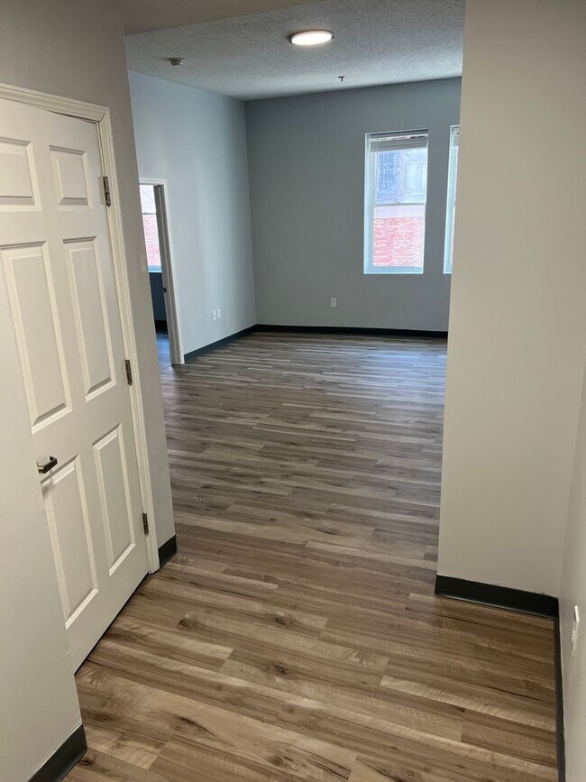 Interior Photo - Fifth Street Place