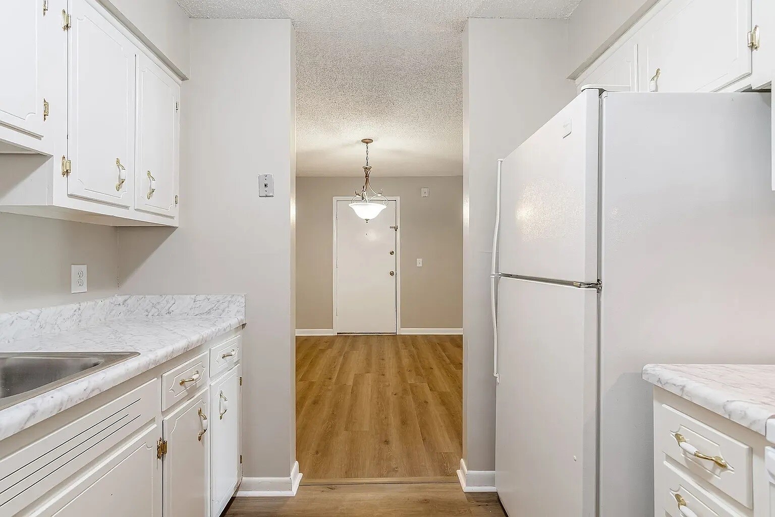 Building Photo - 2929 Selena Dr