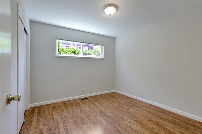 Building Photo - 2720 Diericx Dr