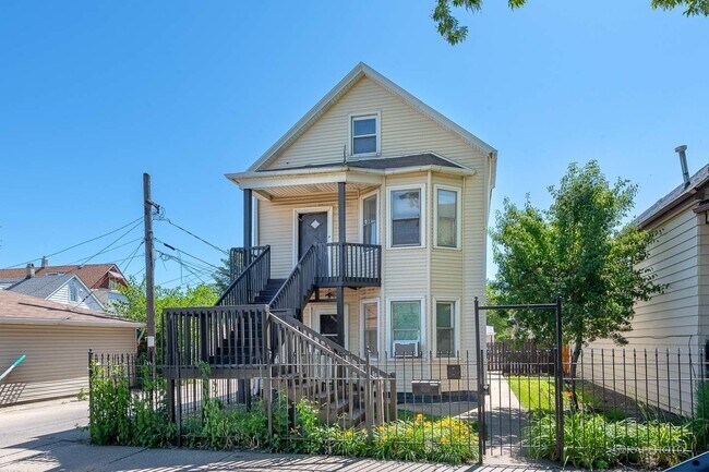 Primary Photo - 5015 S Rockwell St