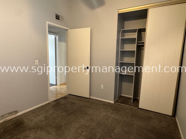 Building Photo - 117 W Concorda Dr